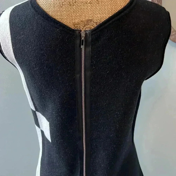 Escada black/white knit dress size M - Picture 4 of 8